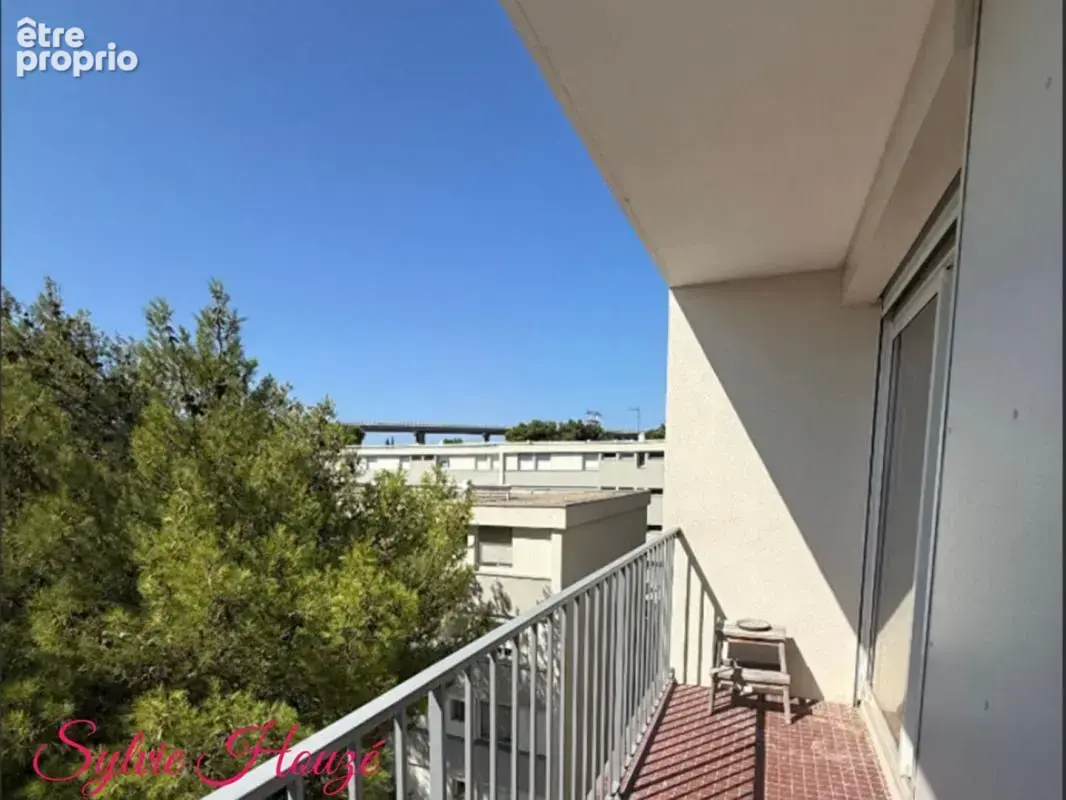 Très beau T2 avec ascenseur, balcon et vue sur le canal - photo 7