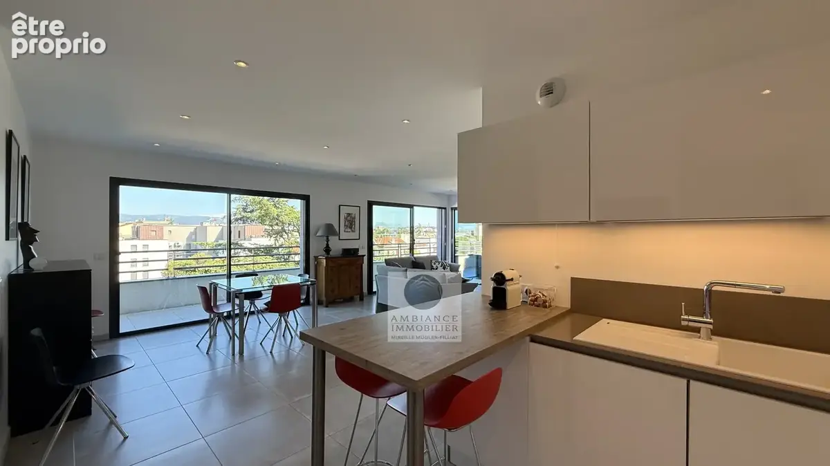 Appartement au dernier étage, entre lumière et terrasse - photo 24