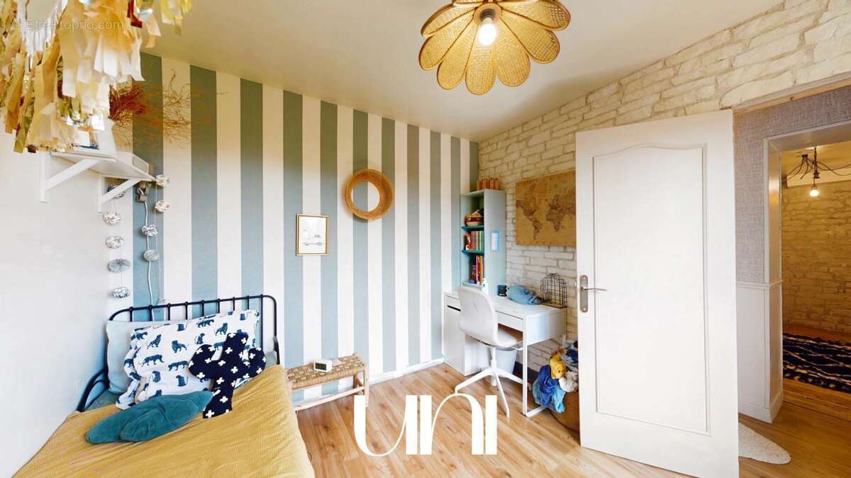 Maison 5 pièces 160 m² en pierre - photo 17