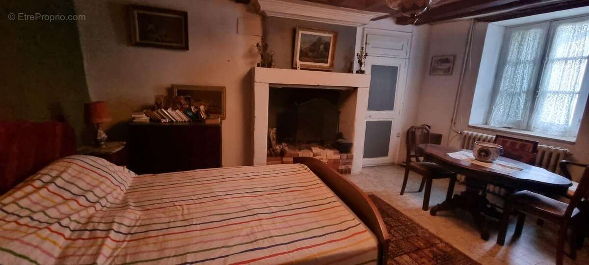 Maison à LA CHARTRE-SUR-LE-LOIR