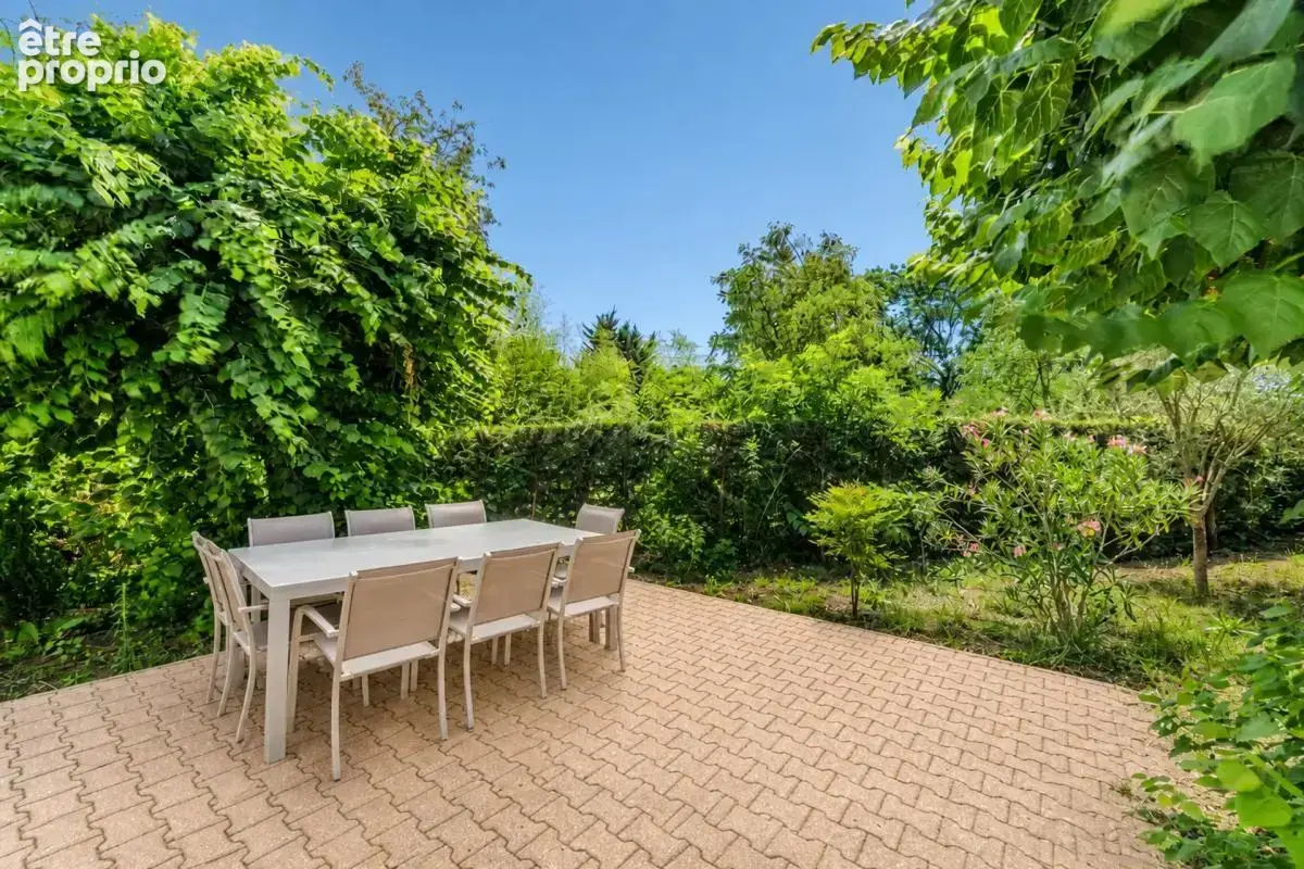69400 - ARNAS - Maison familiale de 133 m² avec terrain - photo 12