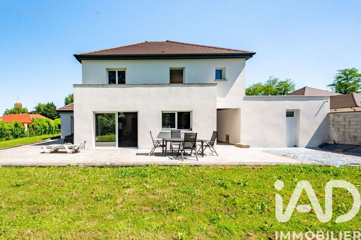 Maison 145 m² à Baverans  - photo 2