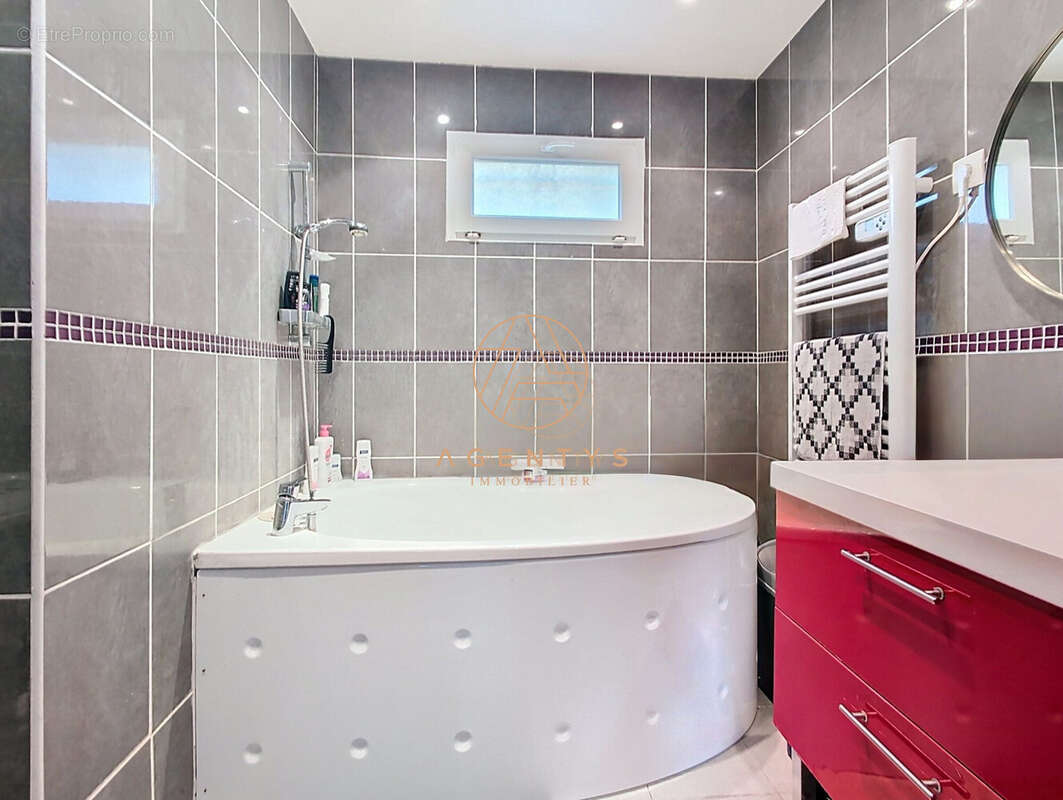 Maison 105 m² à Creteil  - photo 3