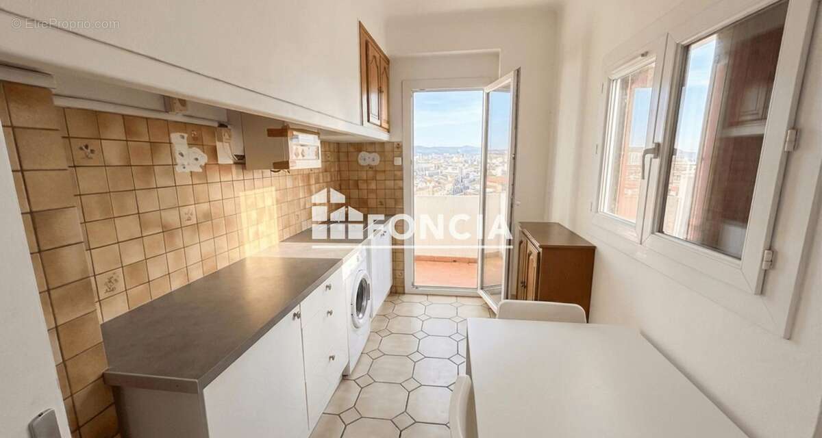 Appartement à MARSEILLE-2E