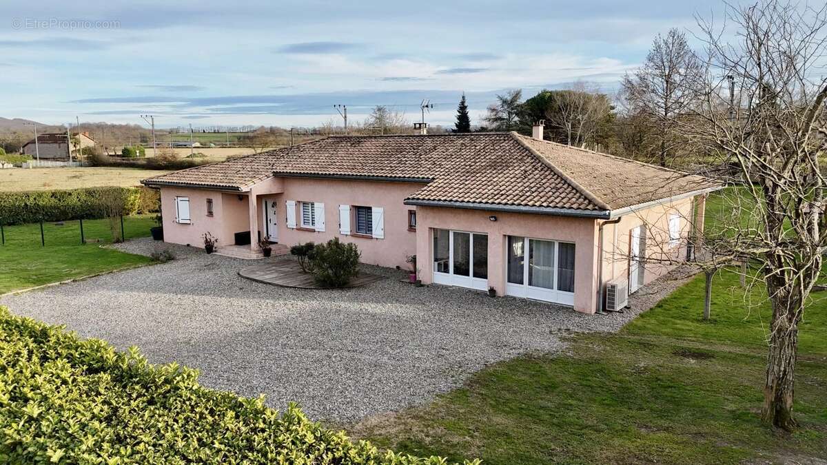 Maison à SAINT-MARTORY