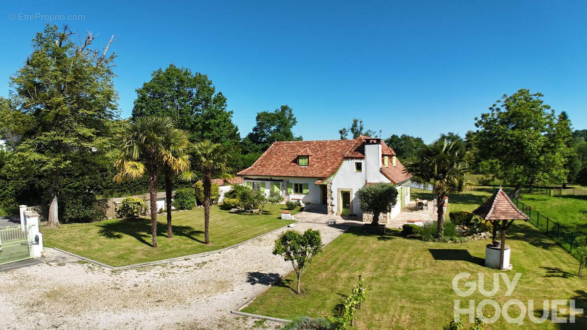 Maison à MONEIN
