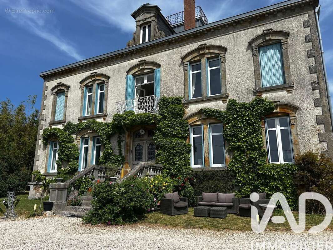 Maison 385 m² à Le Brethon  - photo 4