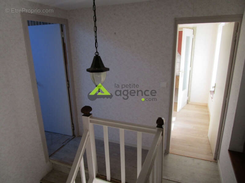 Maison à SAINT-YRIEIX-LA-MONTAGNE