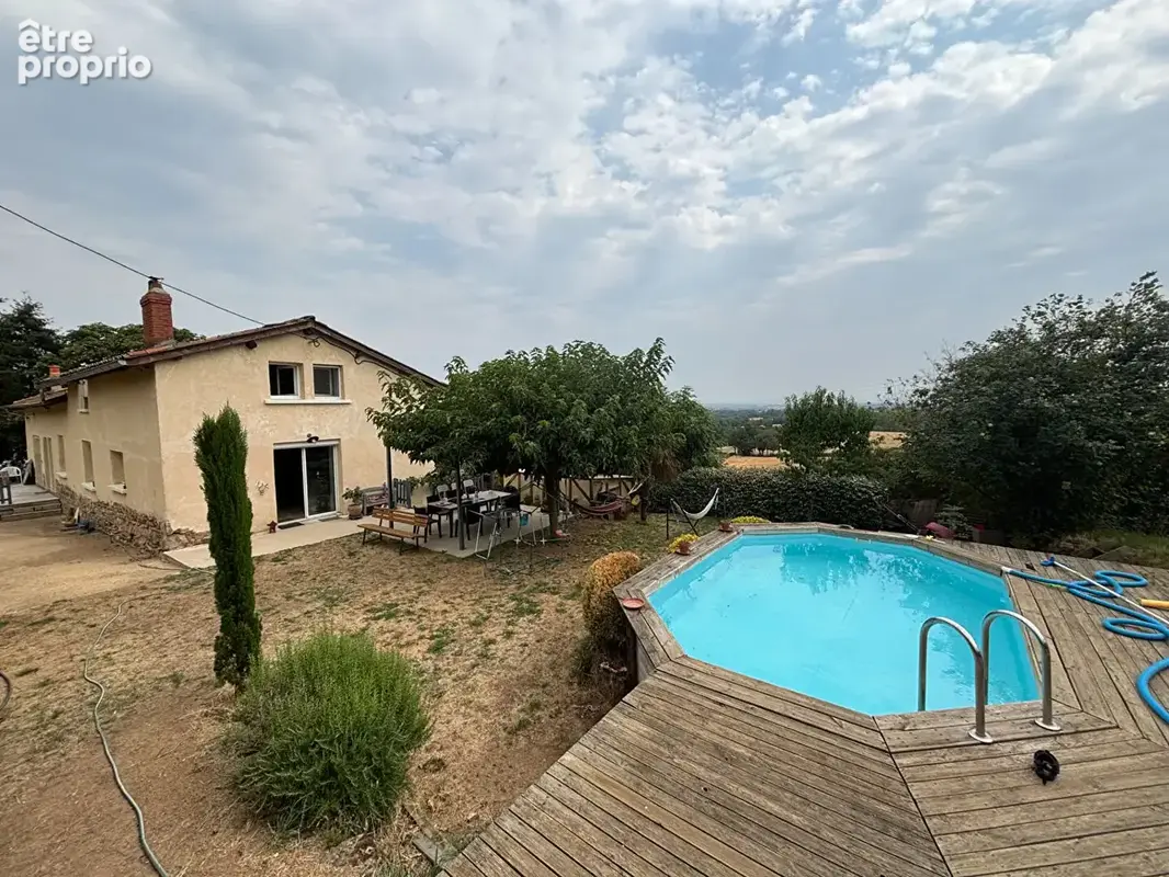 Maison Vaugneray 8 pièce(s) 207.35 m2 - photo 1