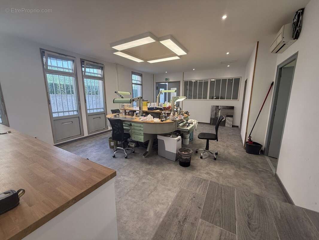 Commerce 138 m² à Cazilhac  - photo 7