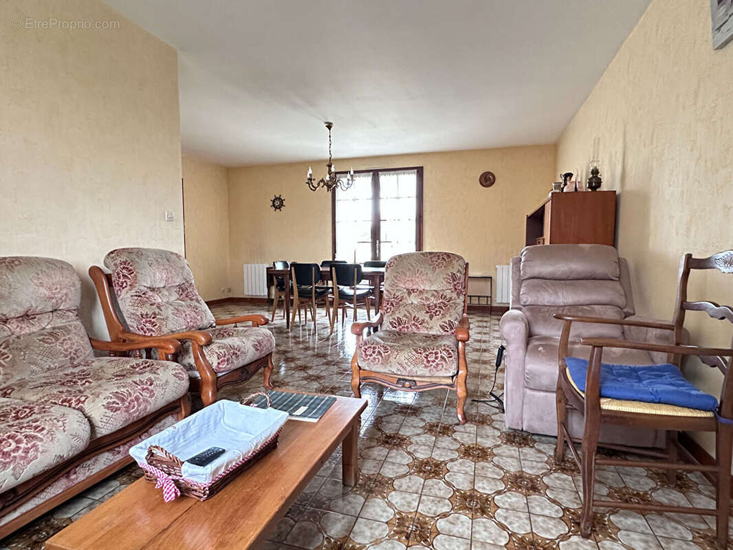 Saint-michel - maison familiale -terrain avec fort potentiel - photo 12