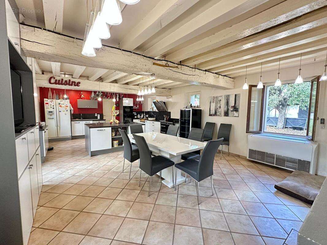 A vendre à 1h15 de paris - superbe propriete avec piscine, mare, dependances, terrain 2,3 hectares - photo 6