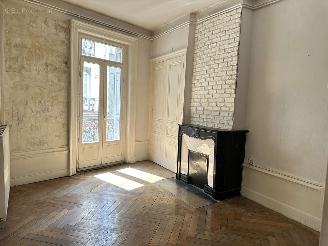 Appartement à SAINT-ETIENNE