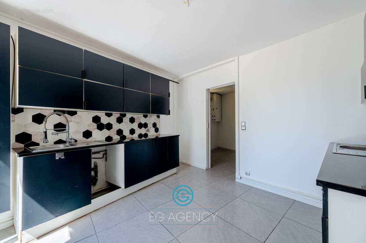 Maison 90 m² à Marseille-9e  - photo 9