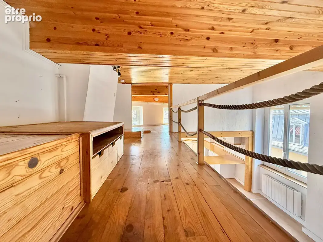 Hôtel de Ville - Rue Romarin - T2 en duplex de 55m² - photo 5