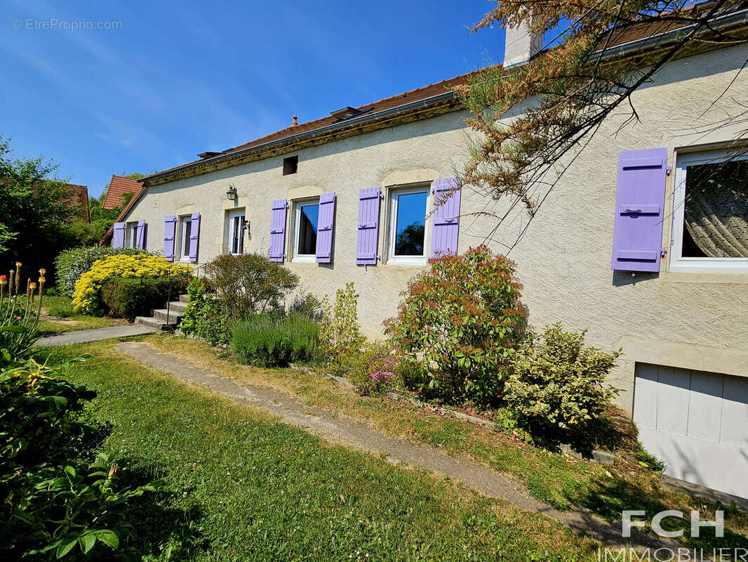 Maison à ESPINASSE-VOZELLE