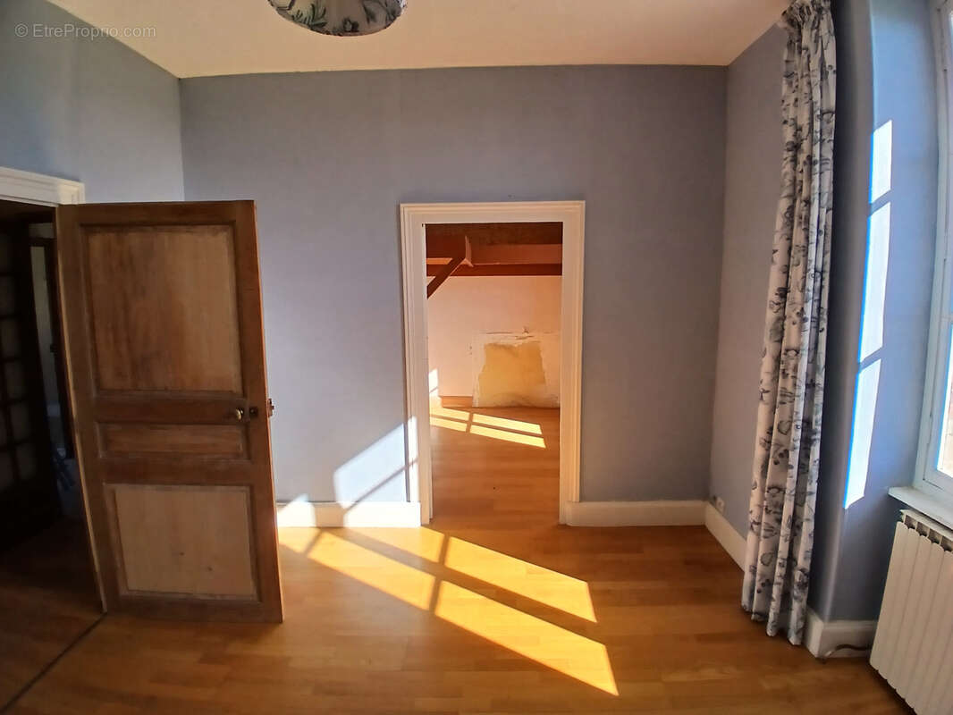 Maison à SAINT-LEGER-DE-FOUGERET