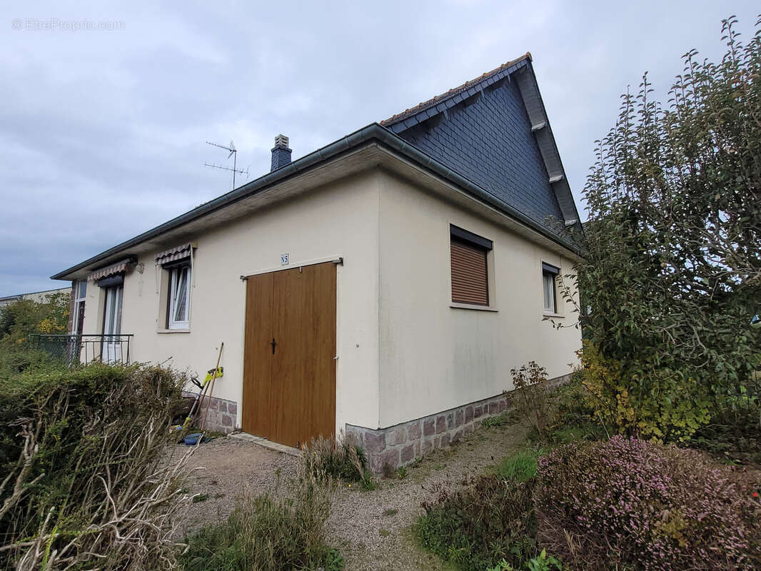 Maison à LANVOLLON