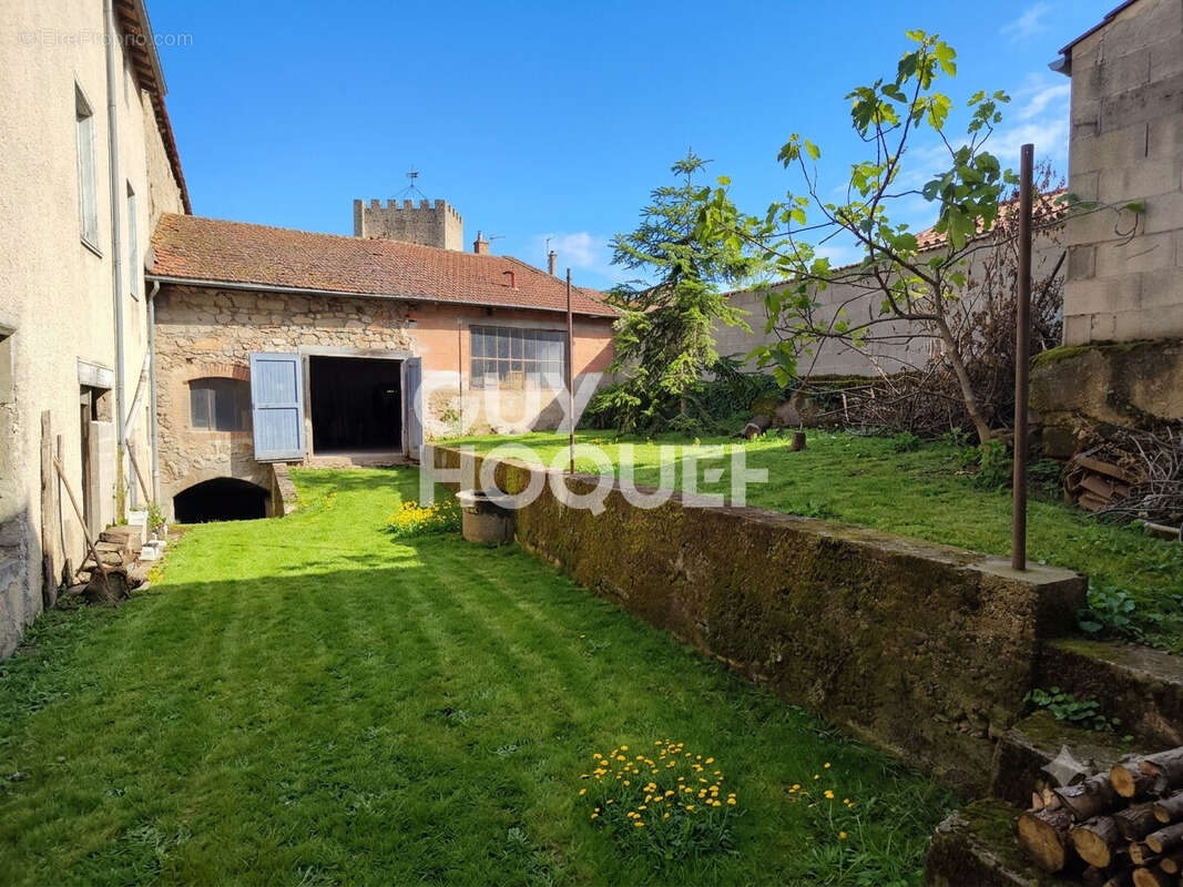 Appartement à SAINT-GERMAIN-LAVAL