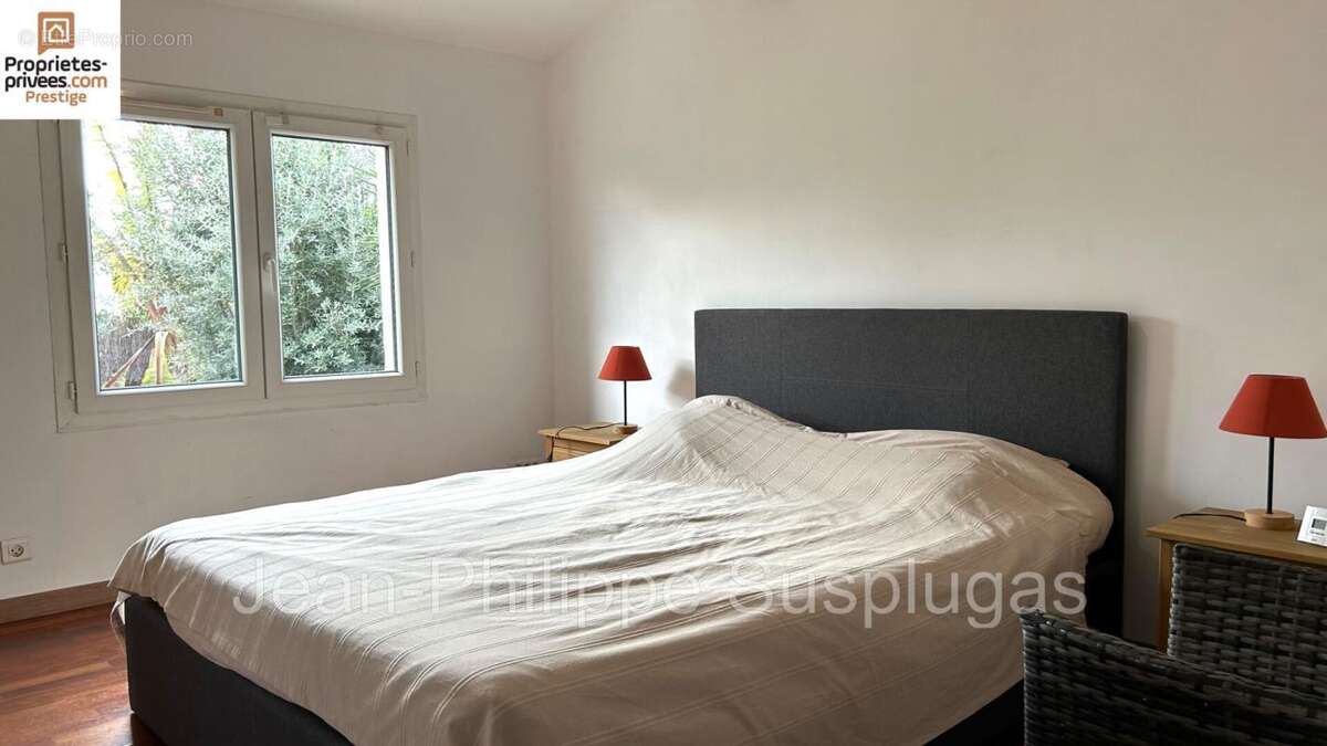 Maison à SAINT-CYR-SUR-MER