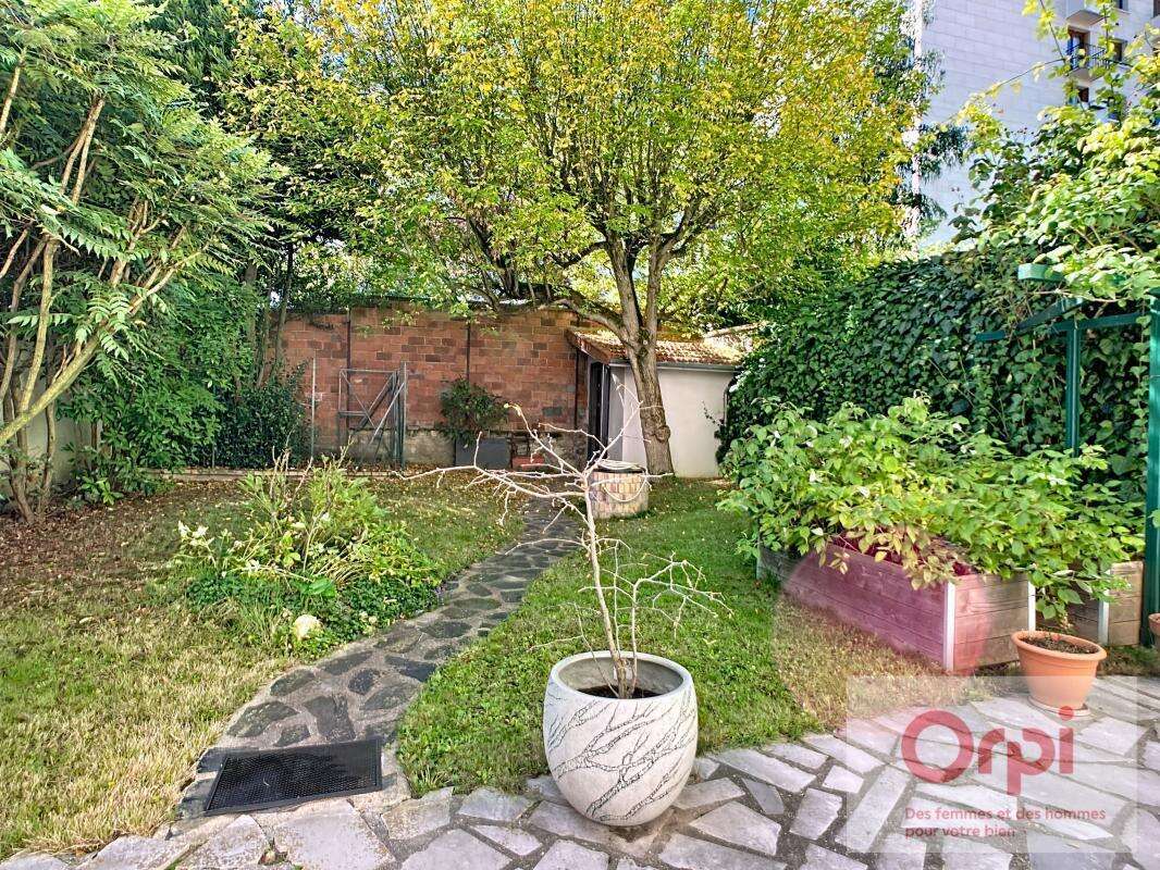 Maison à ISSY-LES-MOULINEAUX