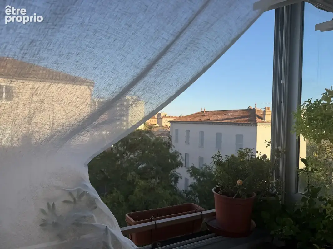 Toulon ouest- faux t 4 lumineux. - photo 9