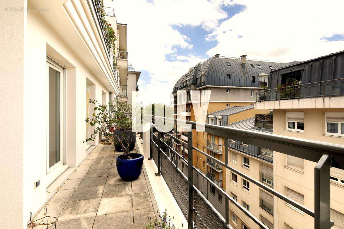 Appartement à MONTROUGE