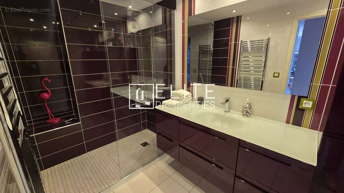 Appartement à MANDELIEU-LA-NAPOULE