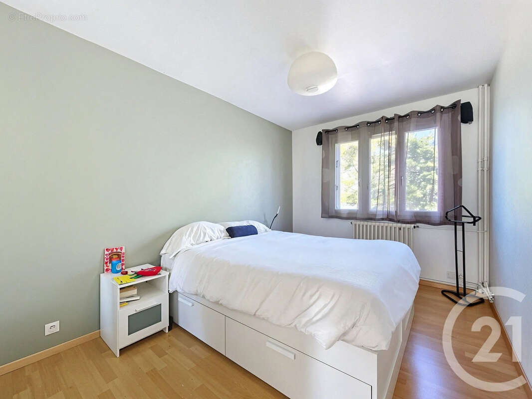 Appartement 90 m² à Feyzin  - photo 8