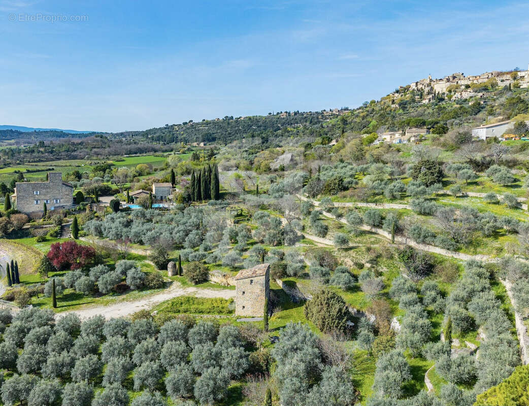 Maison à GORDES