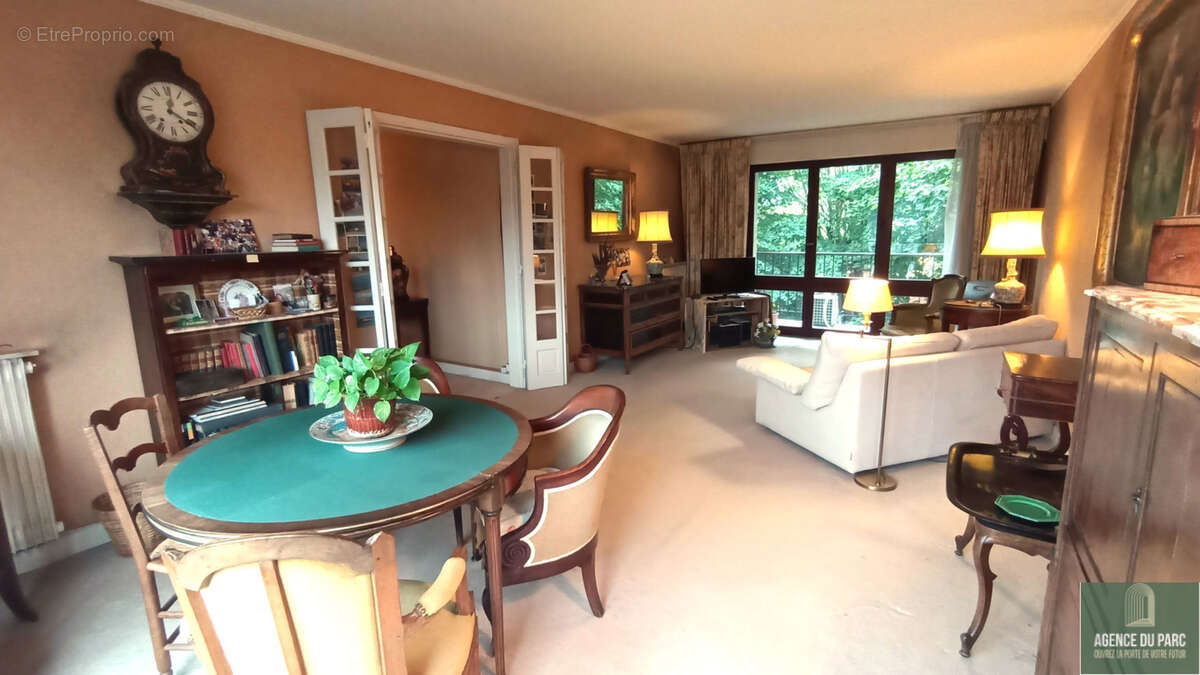 Appartement à VILLE-D'AVRAY