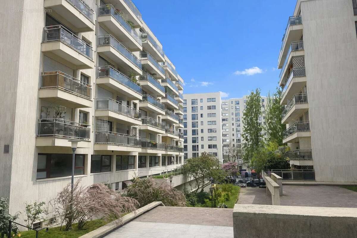 Appartement à PARIS-20E