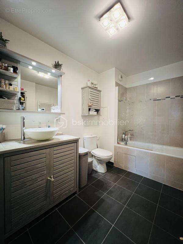 Appartement à VERT-SAINT-DENIS