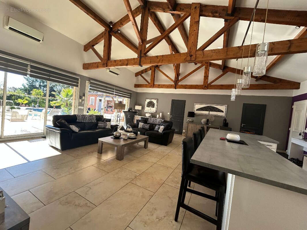 Maison à FLASSANS-SUR-ISSOLE