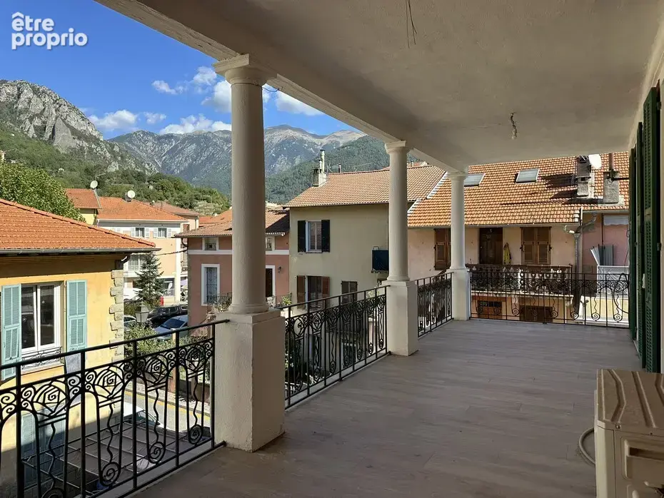 Magnifique appartement rénové avec terrasse et grenier - photo 2
