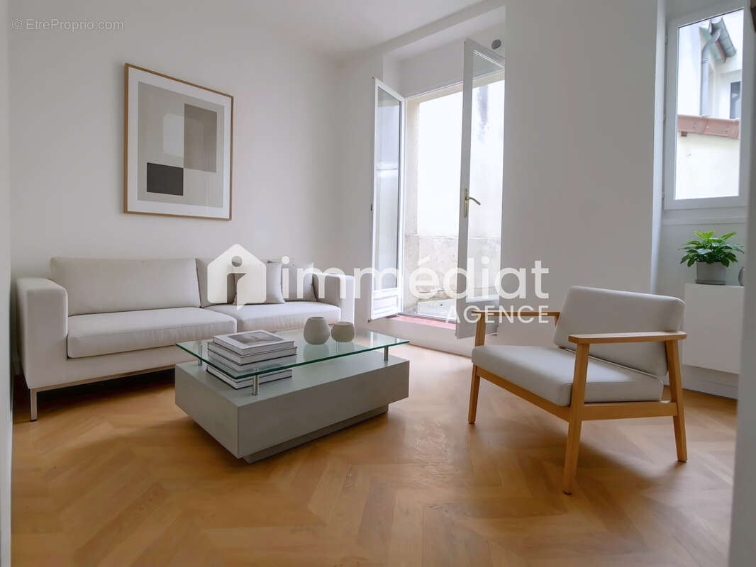 Deux pièces, terrasse 25m2, centre-ville - photo 3