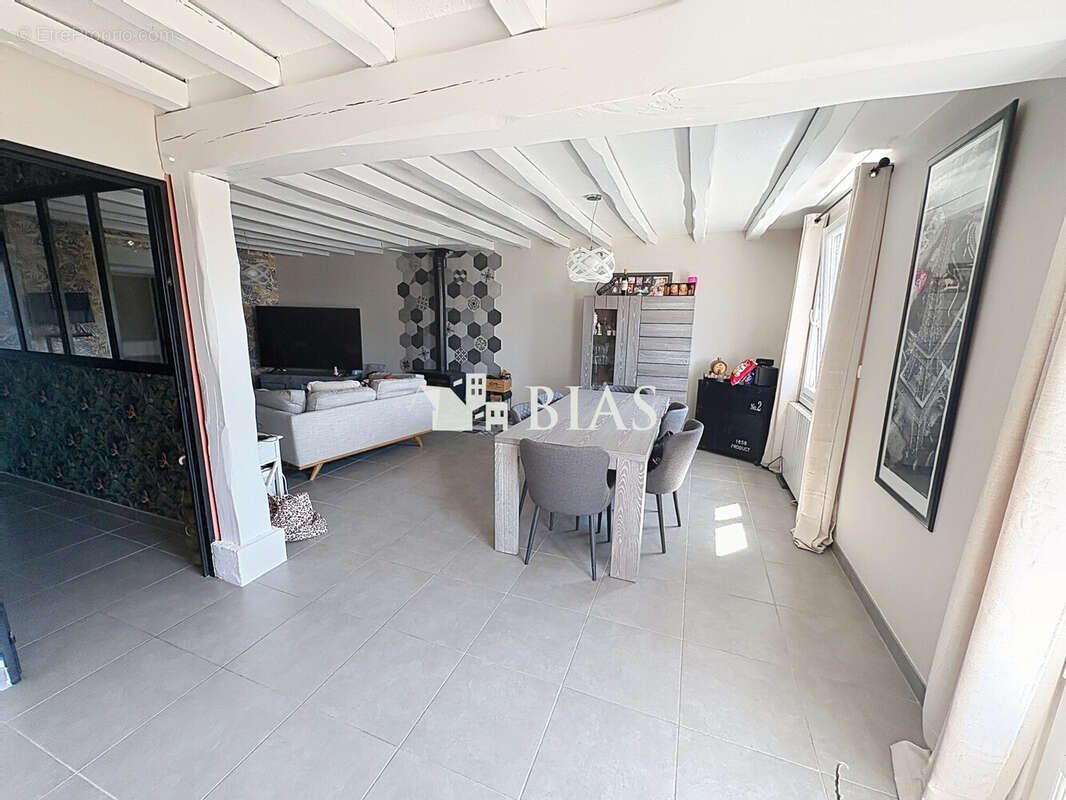 Maison à BOURG-ACHARD