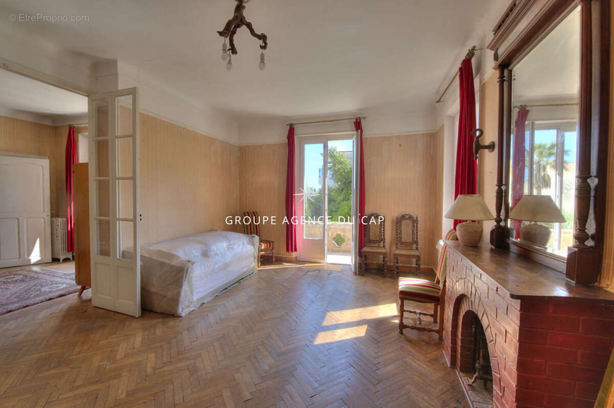 Villa de charme année 1930 plein centre St Raphael 100 m de la mer - photo 3
