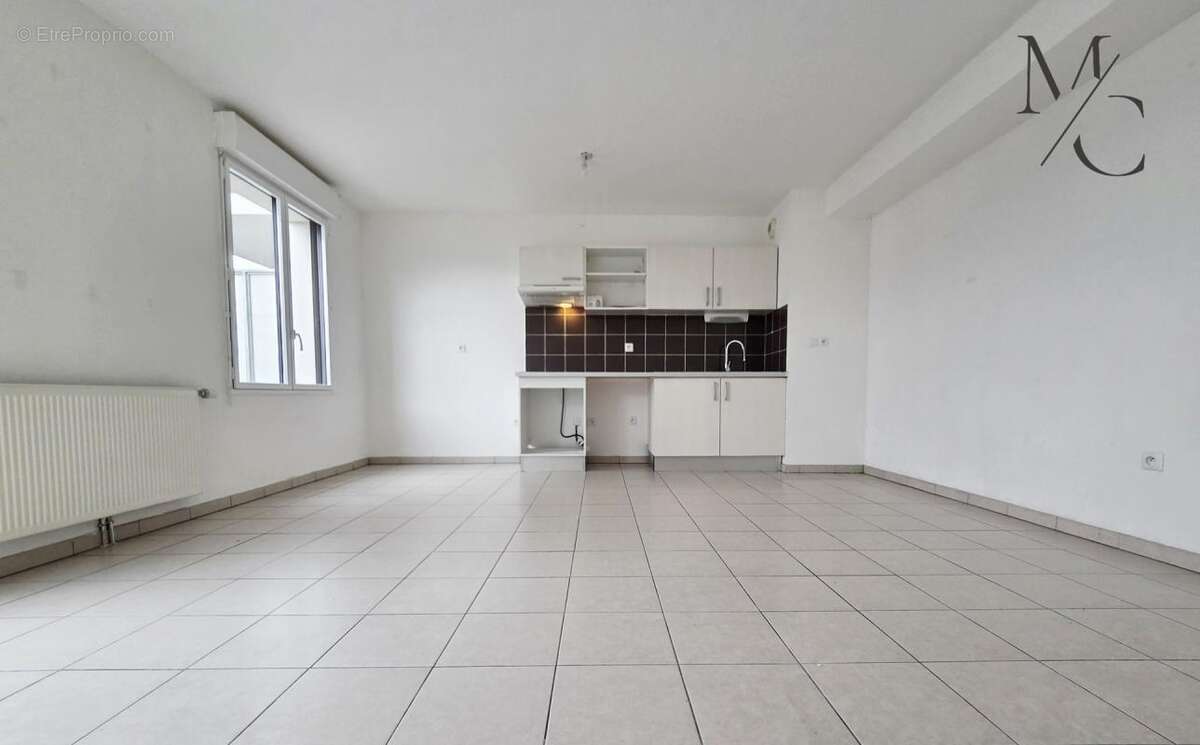 Appartement à BEAUZELLE