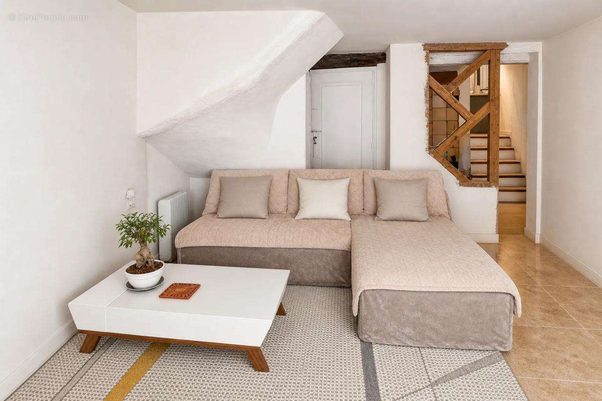Maison de 3 pièces de 115 m² située à Bargemon - photo 2