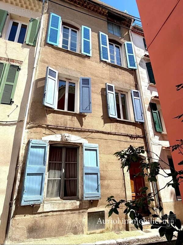 Appartement à SAINT-ZACHARIE