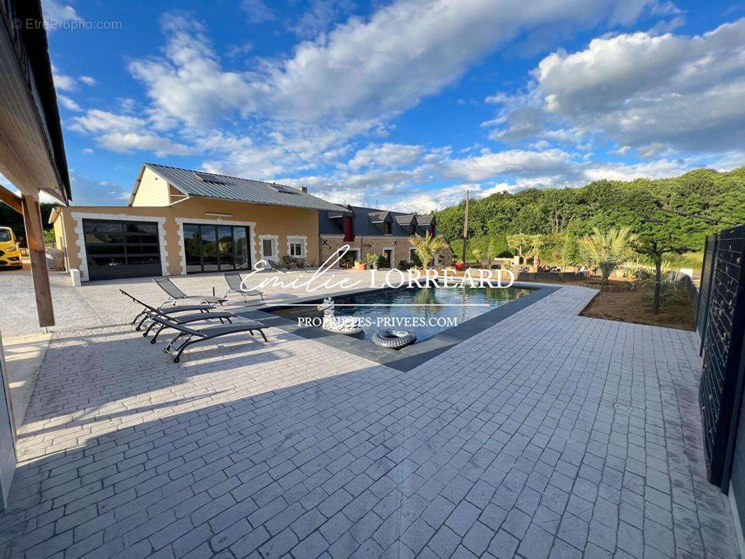 Maison à MONTFORT-LE-GESNOIS