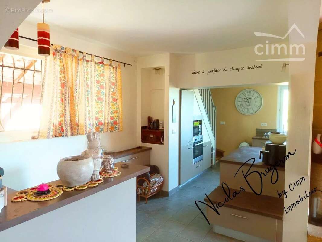 En exclusivité – Ensemble immobilier avec deux habitations, étang et près d’un hectare de terrain - photo 24