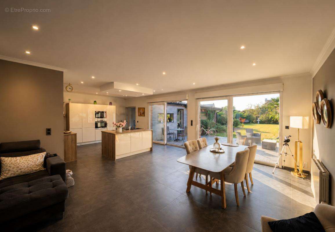 Exclusivité !! . individuelle 200m² hab  nieppe, secteur résidentiel 545 000 € fai .. 4 chambres . spa.  jardin.– garage - photo 4
