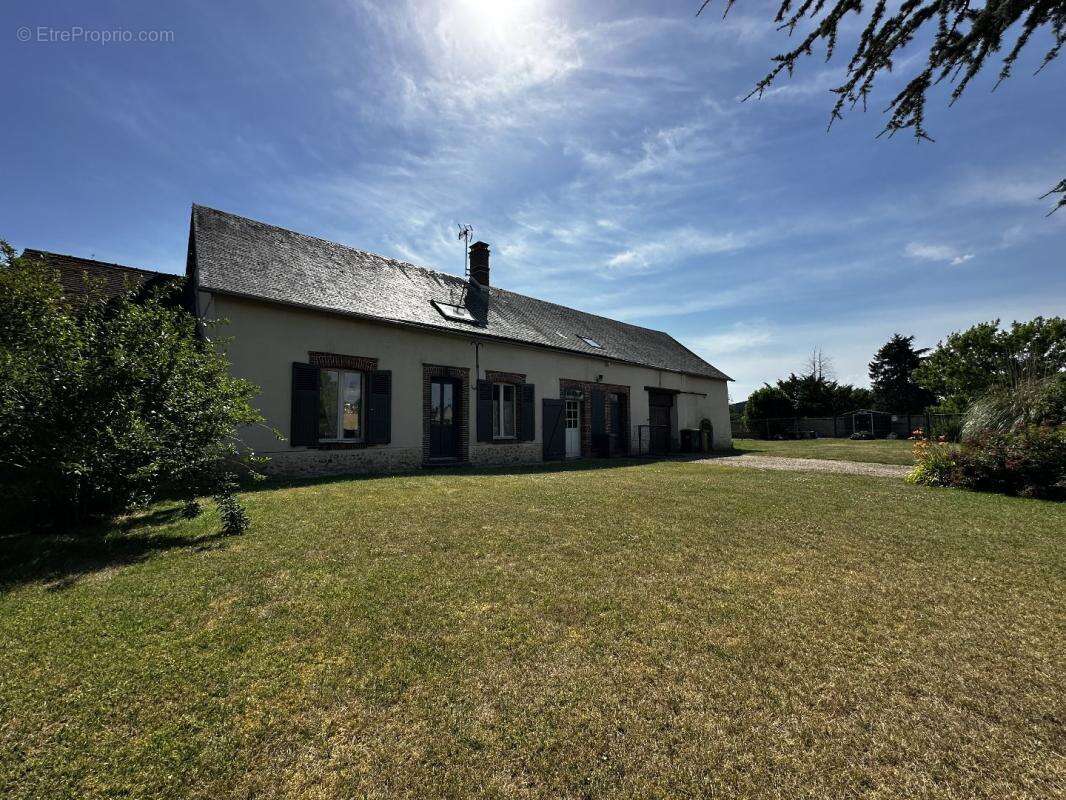 Maison 153 m² à Tremblay-Les-Villages  - photo 2