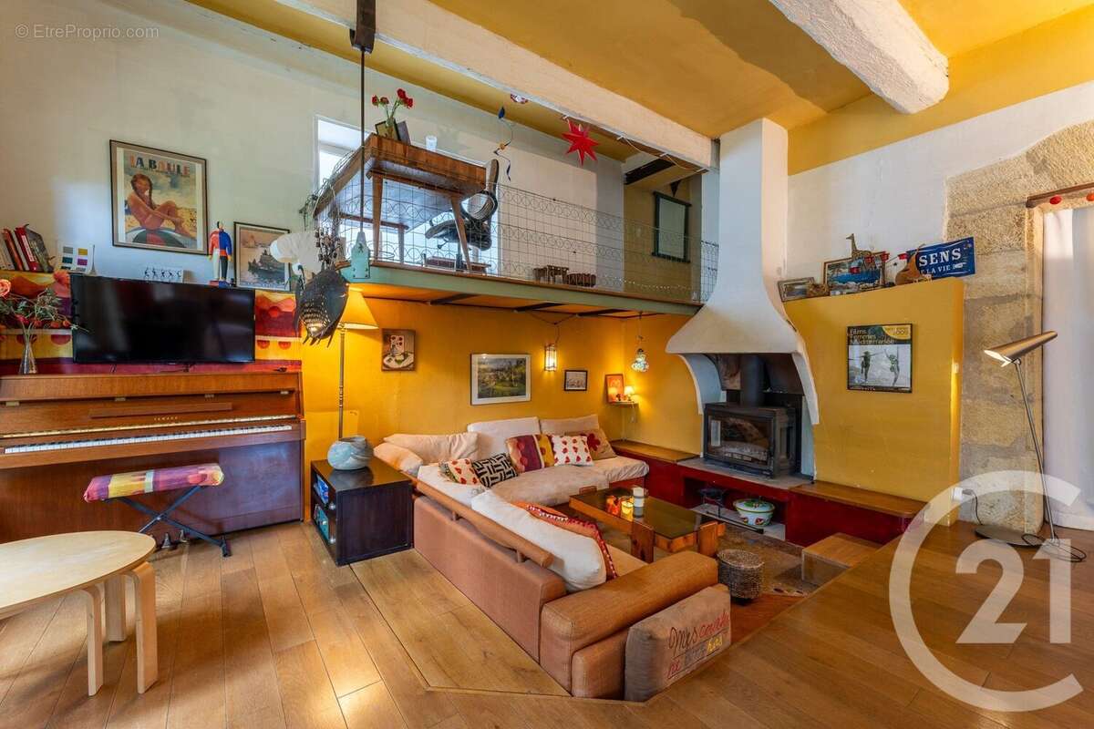 Maison à COURNONTERRAL