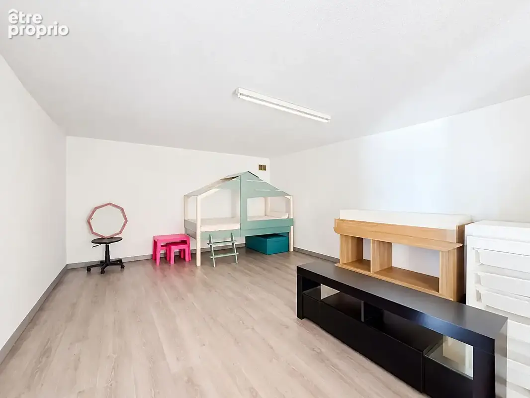 Maison Vedène - Grande propriété 355 m² - 7 chambres, piscine et fort potentiel - photo 14