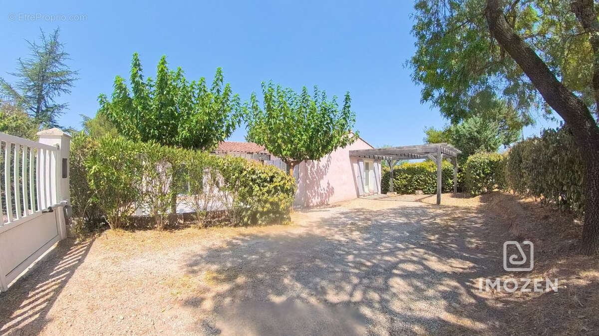 Maison T5 de 120 m2Le Val (83143) - photo 13