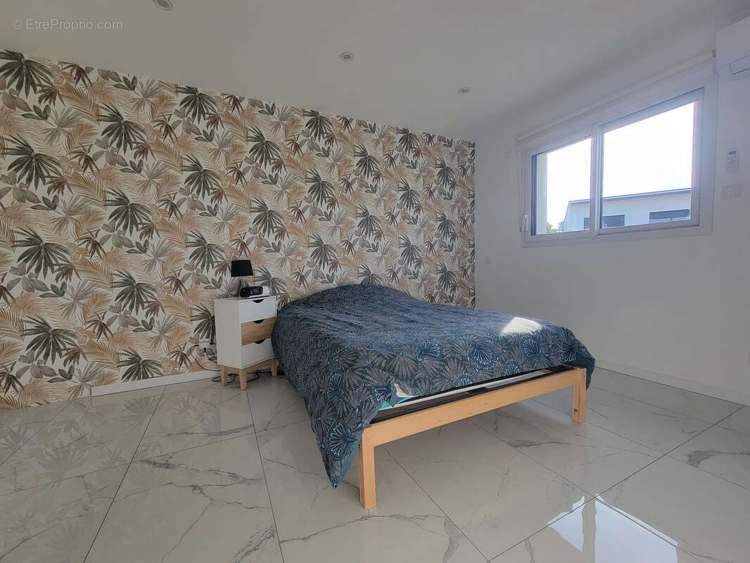 Maison à MONTREUIL-JUIGNE