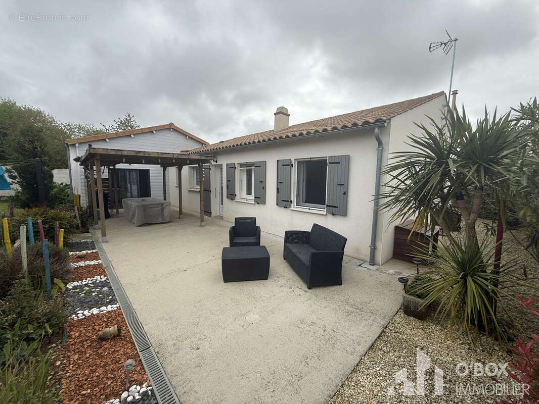 Maison à LES MAGNILS-REIGNIERS